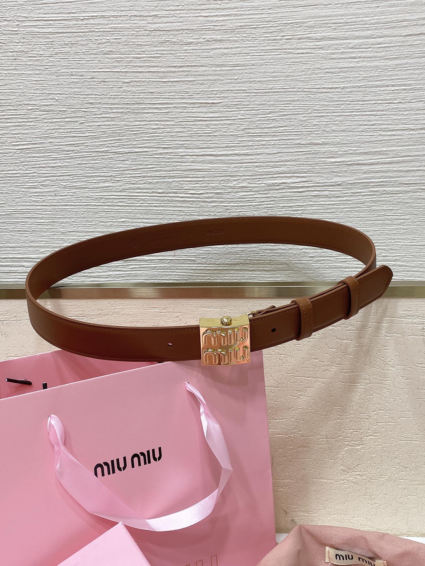 미우미우 3cm 벨트
