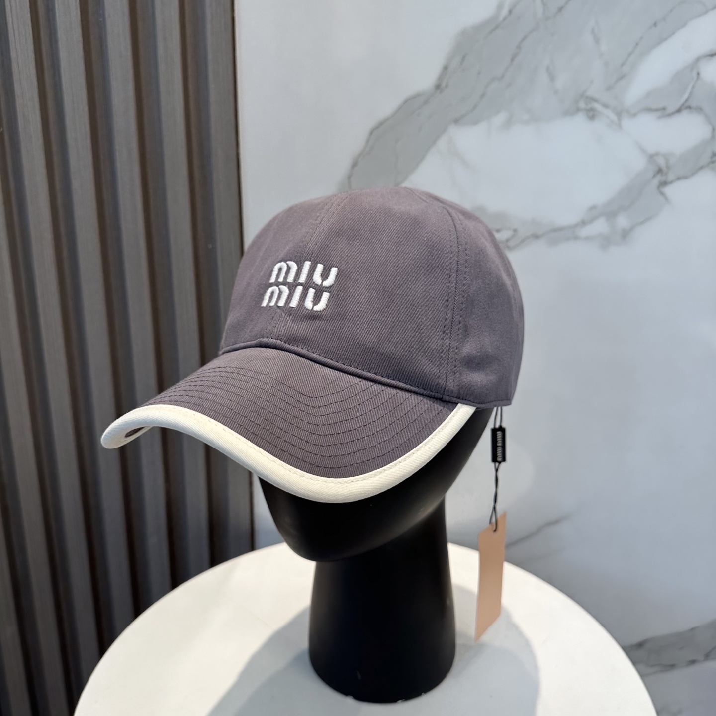 미우미우 모자