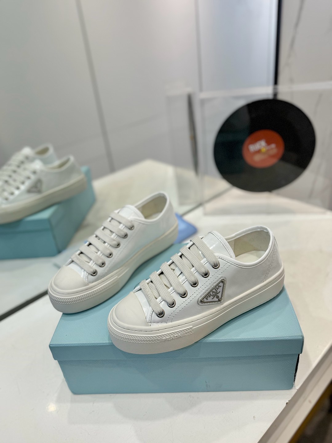 프라다 스니커즈