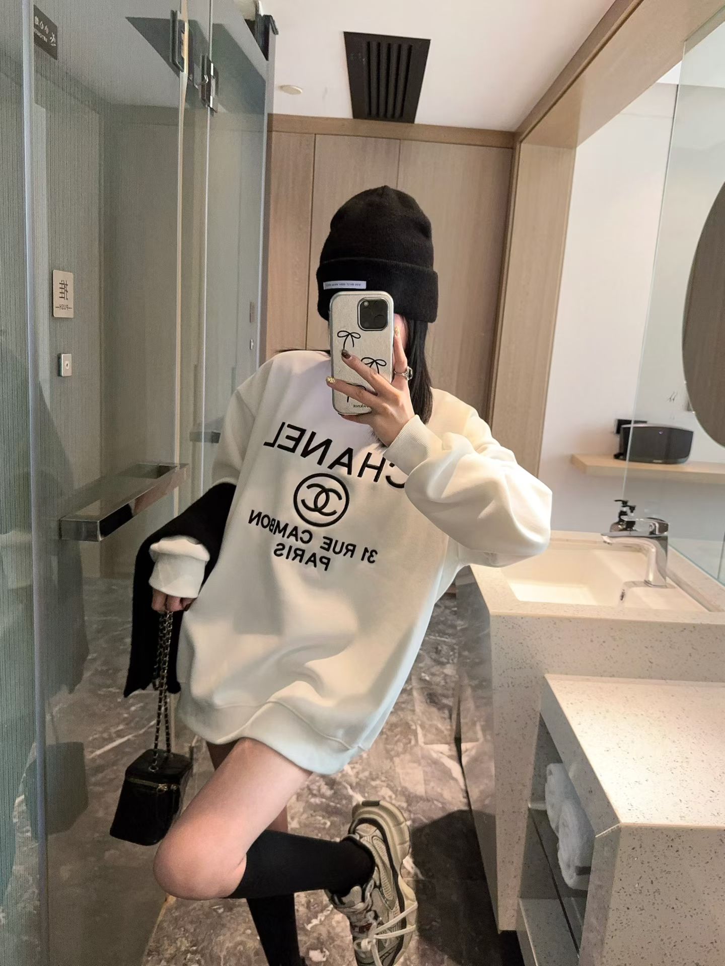 샤*넬 맨투맨