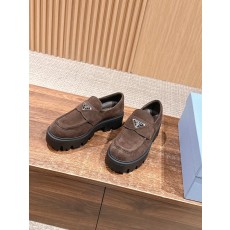 프라다 로퍼