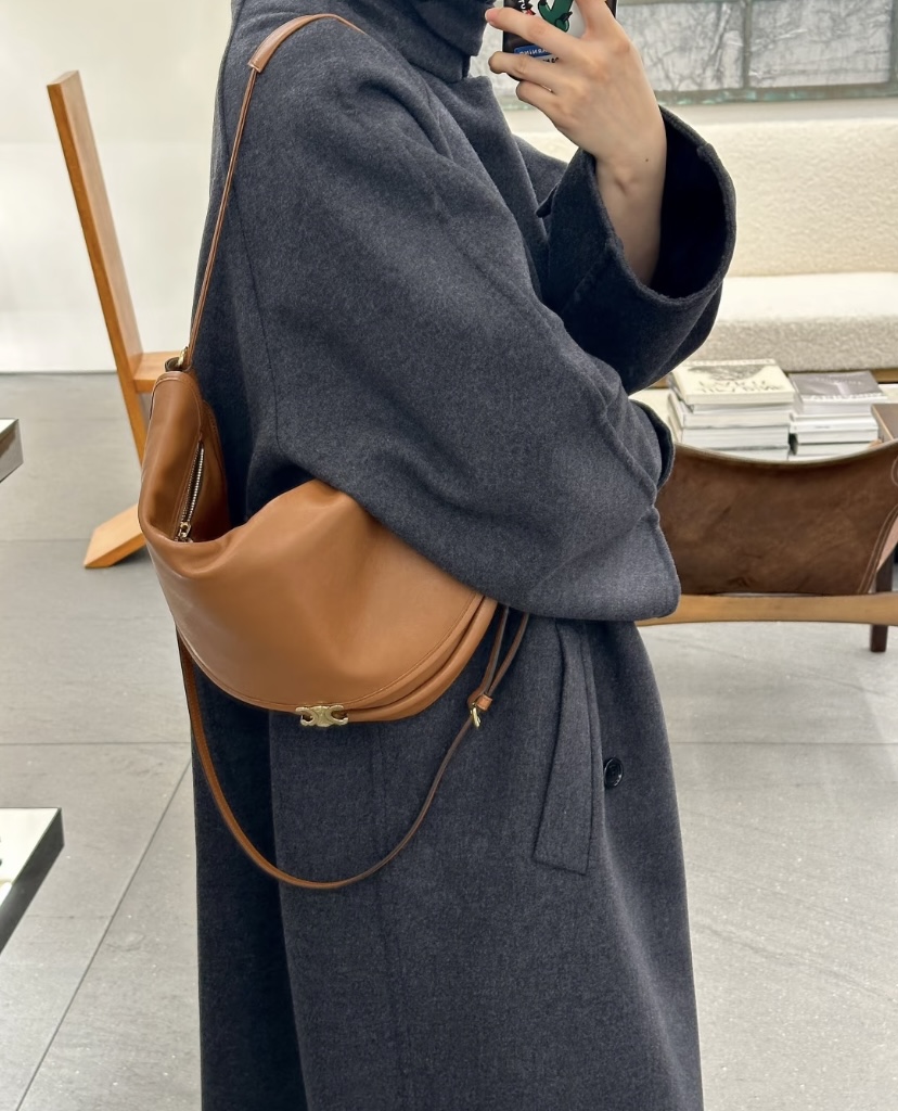 셀린느 하프문