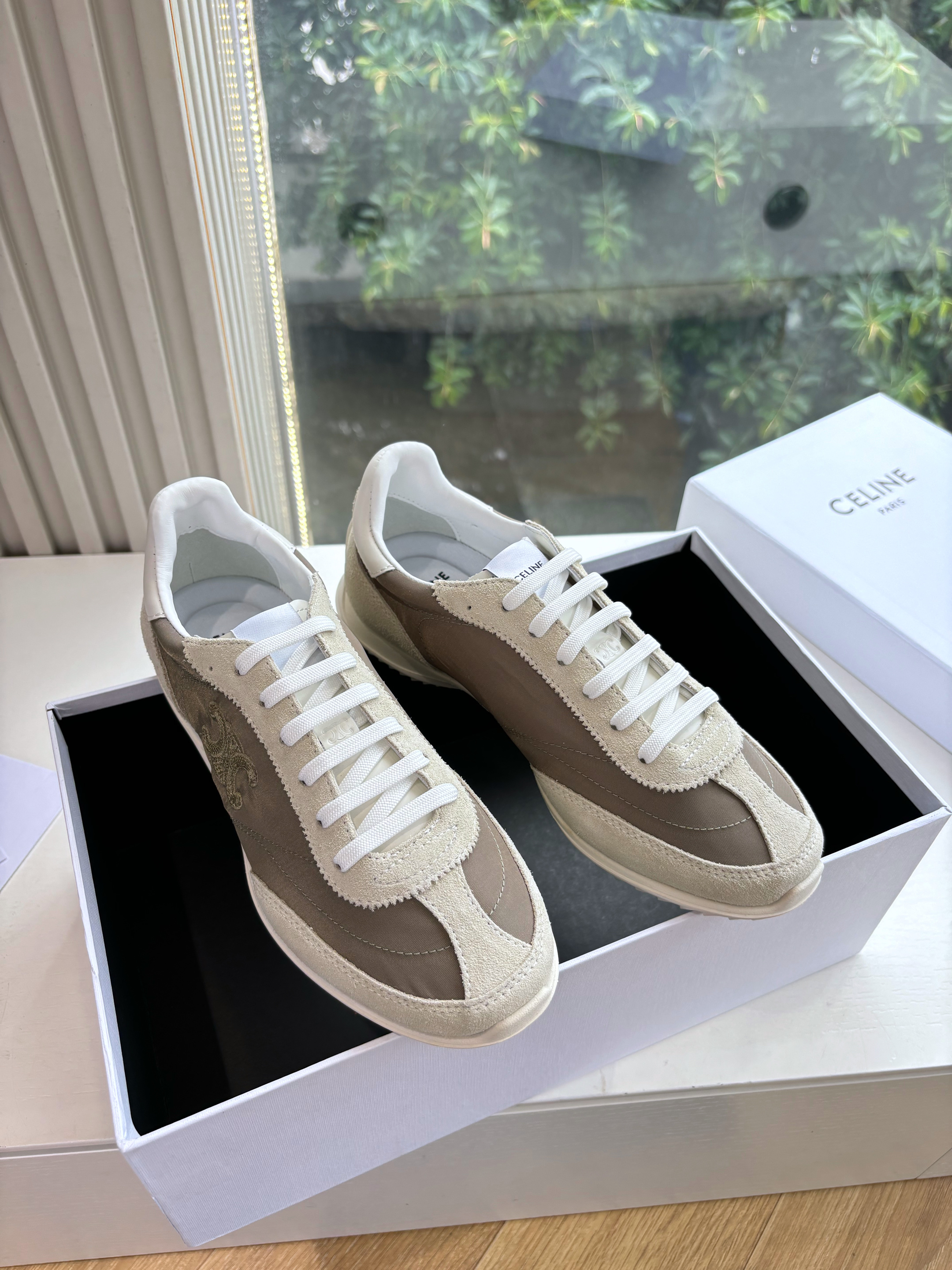 셀린느 스니커즈